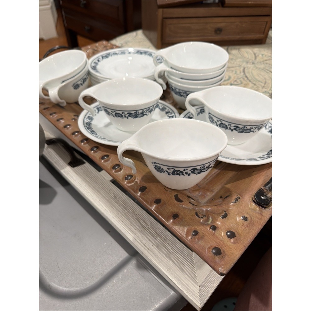 21 Pieces Of VTG Corning Corelle Old Town Blue Onion Coffee 9 Cups 12 Saucers